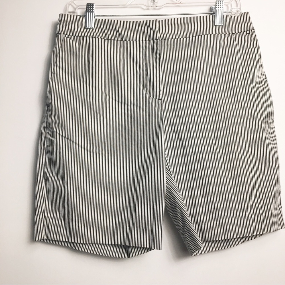 𝅺JONES New York Striped Shorts Flat Front - Picture 2 of 5